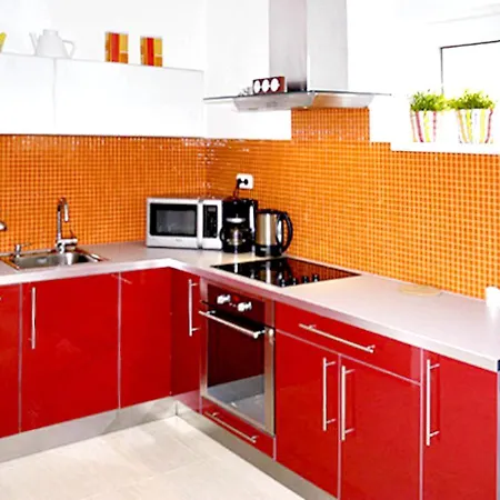 Dom wakacyjny Spacious House With Enclosed Garden In