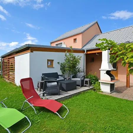 Spacious House With Enclosed Garden In Lomnice nad Lužnicí