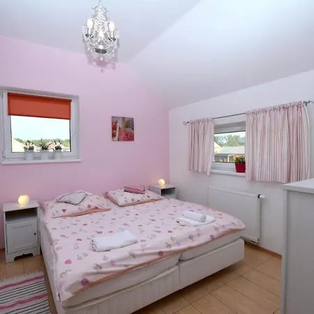 Spacious House With Enclosed Garden In Dom wakacyjny Lomnice nad Lužnicí