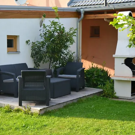 Spacious House With Enclosed Garden In Dom wakacyjny *